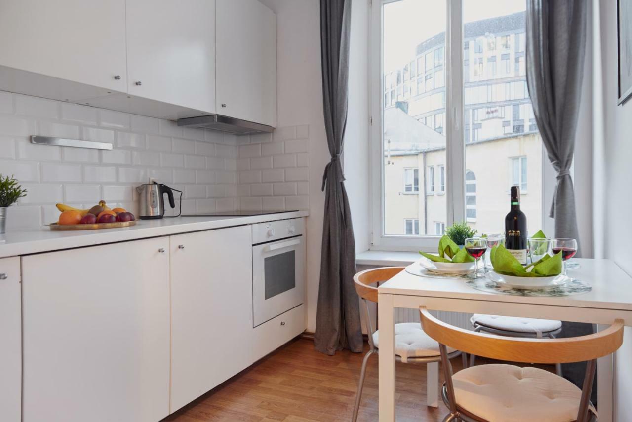 Chmielna 24 By Renters Apartment *