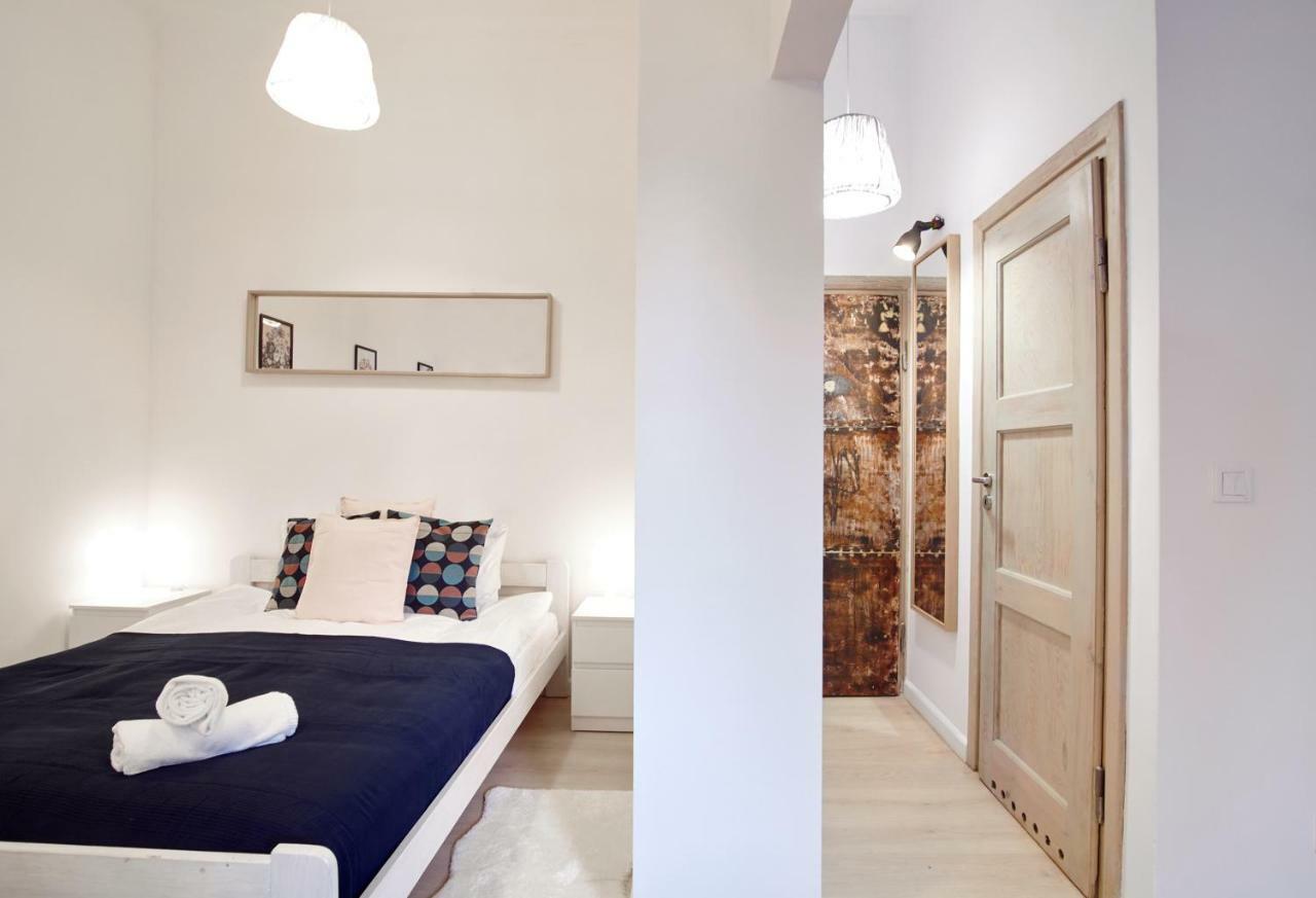 Chmielna 24 By Renters Apartment *