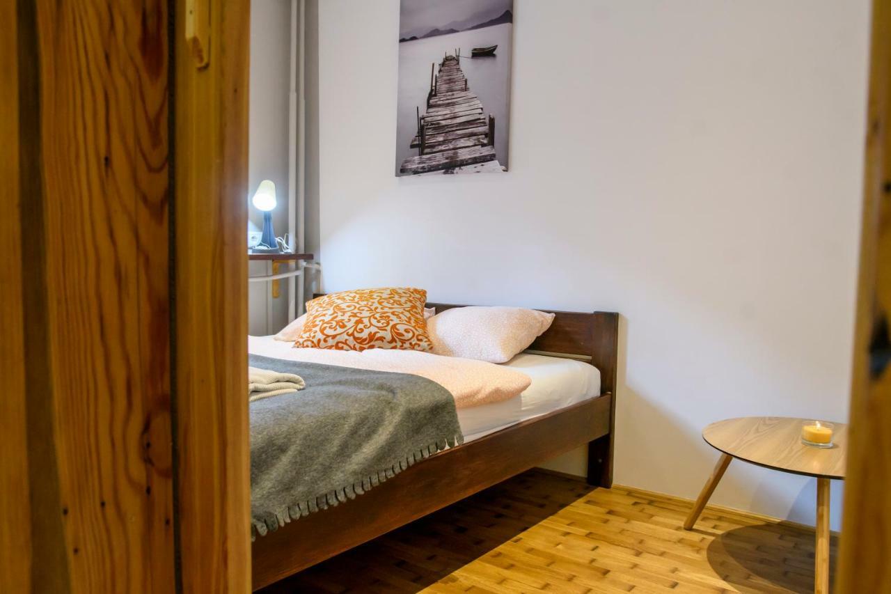 Chmielna Wood Lux Apartment Warsaw