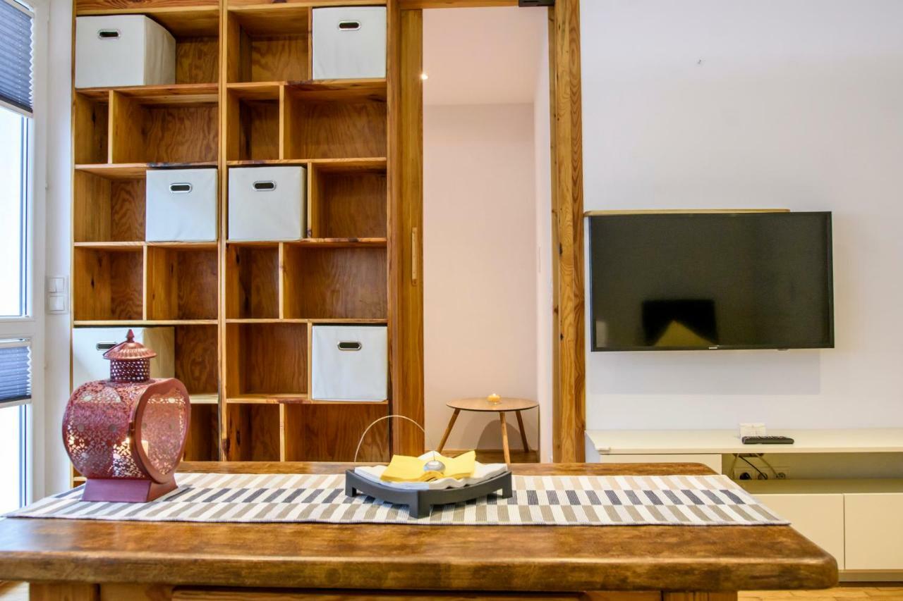 Apartment Chmielna Wood Lux *