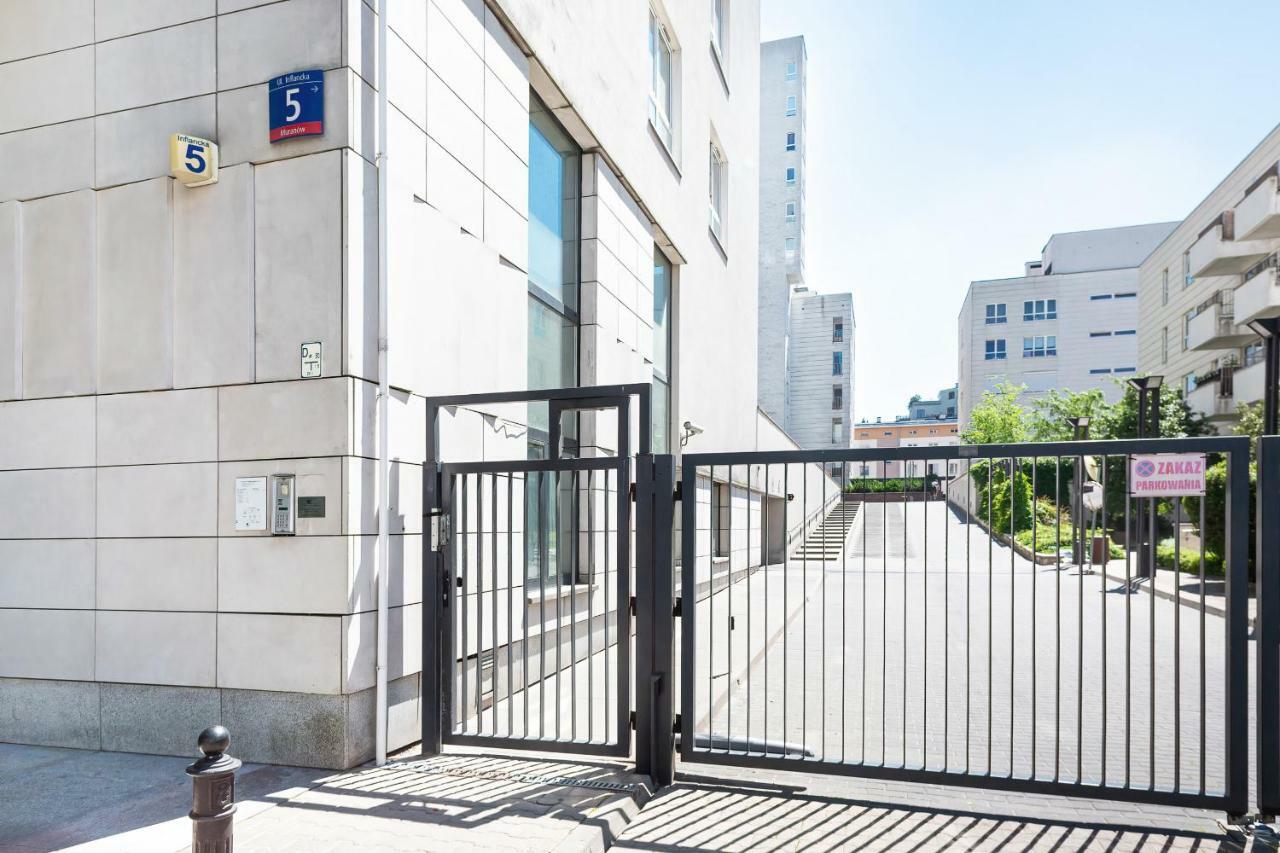 Inflancka Apartment *