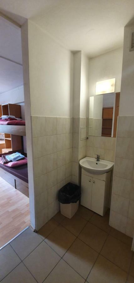 Dom Studencki Mikrus Albergue