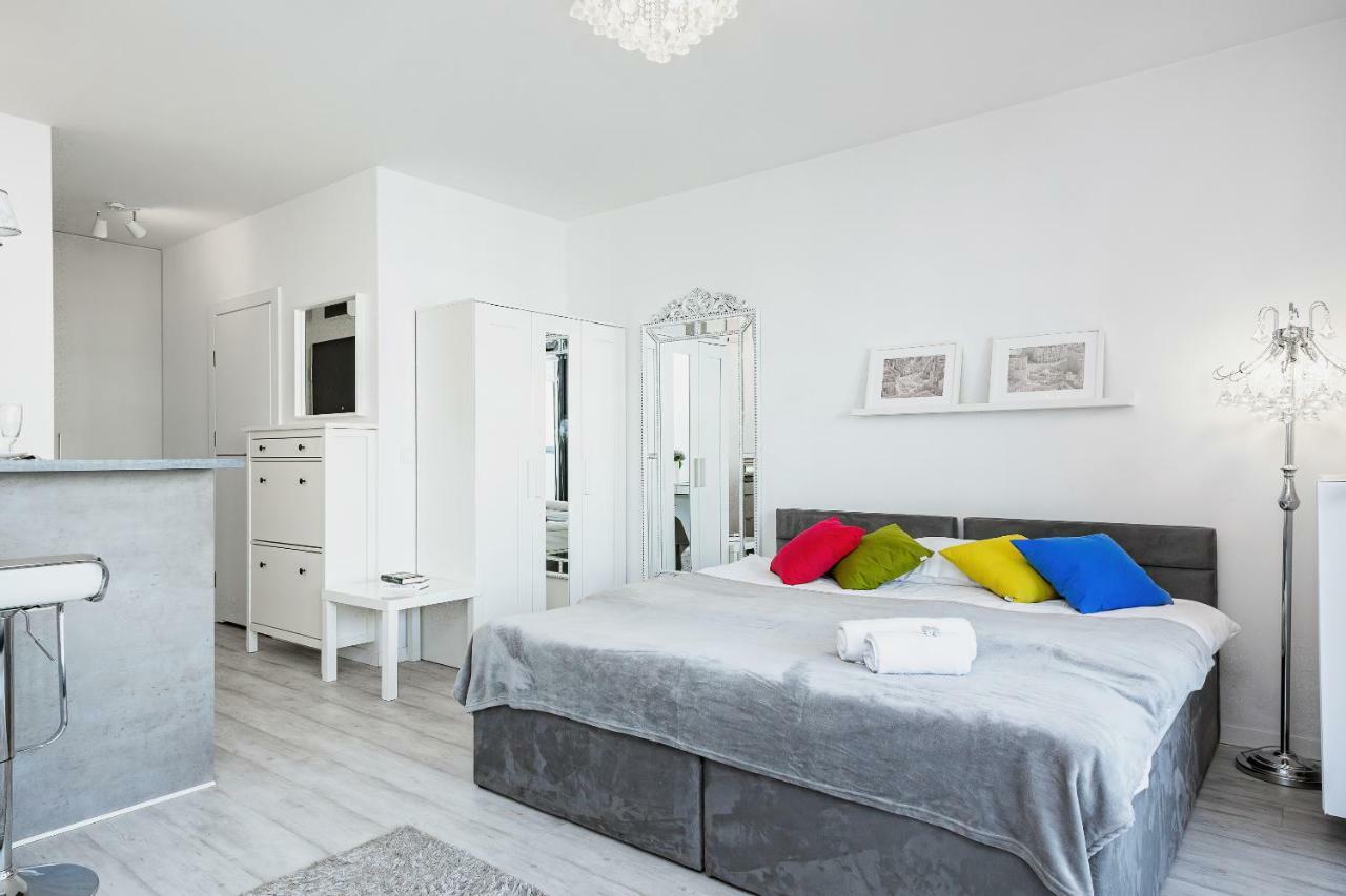 Moonlight2 By Renters * Warsaw
