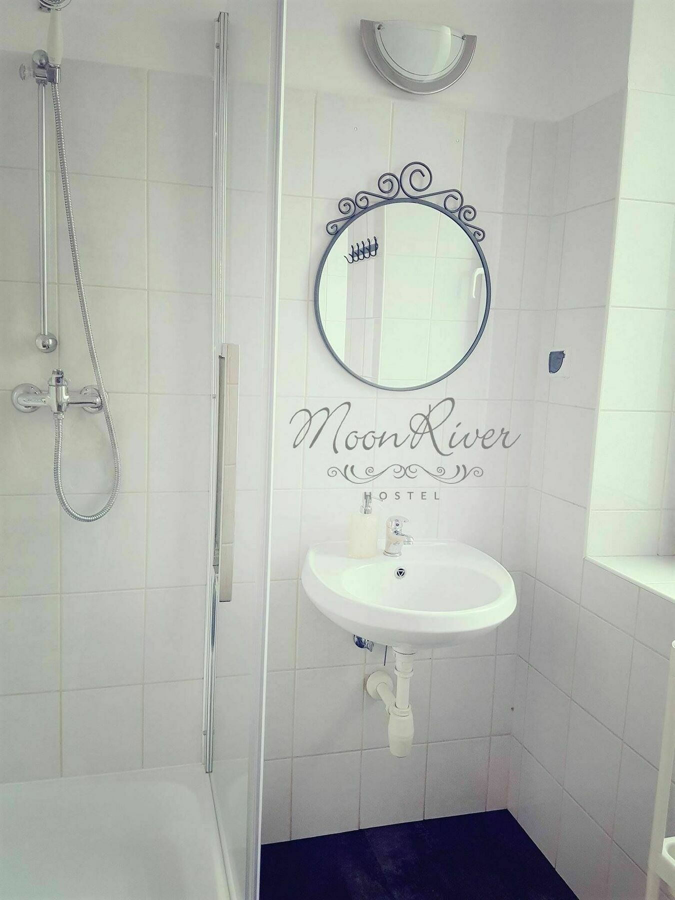 Moonriver Homestay *