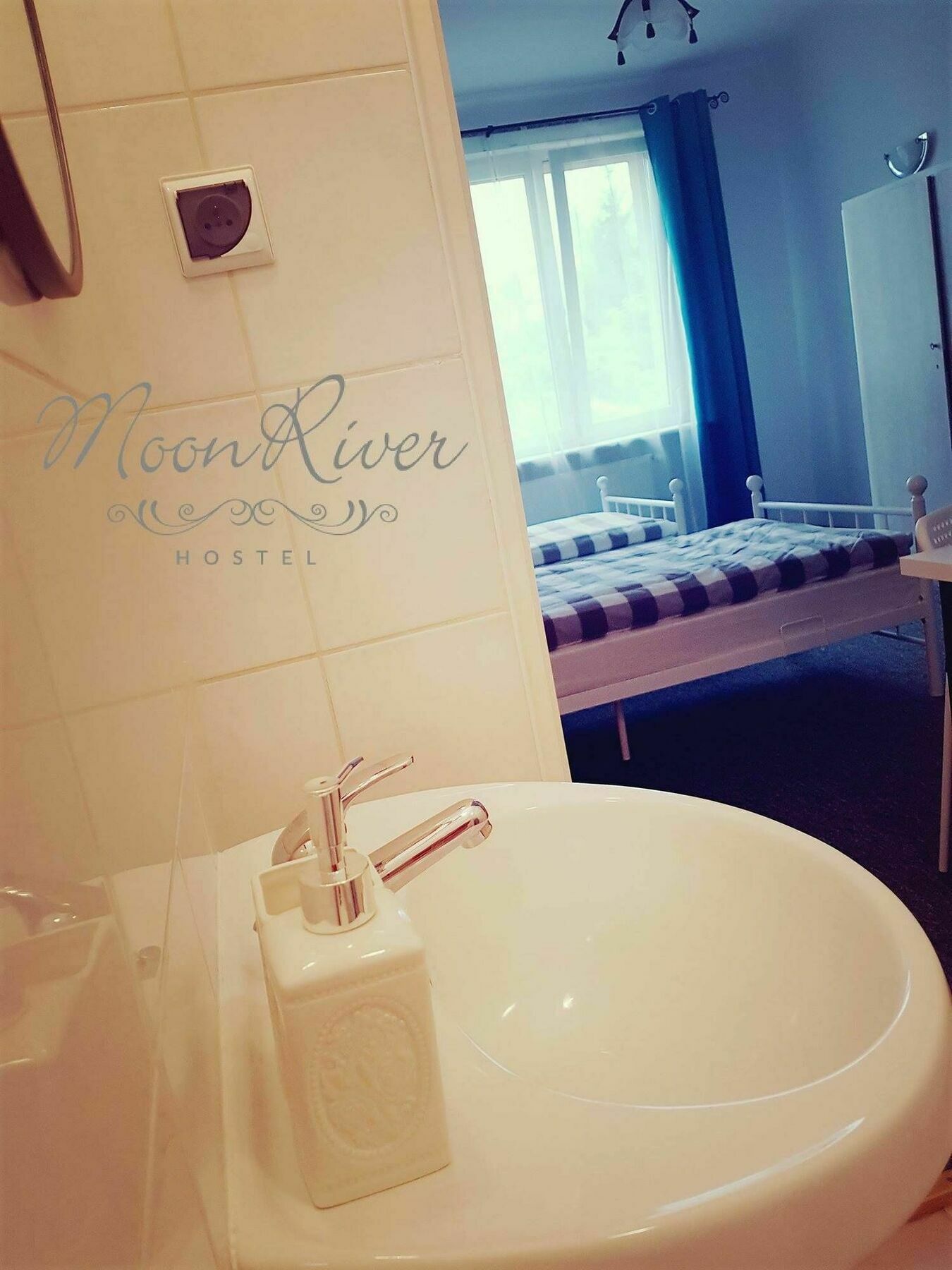 Homestay Moonriver *