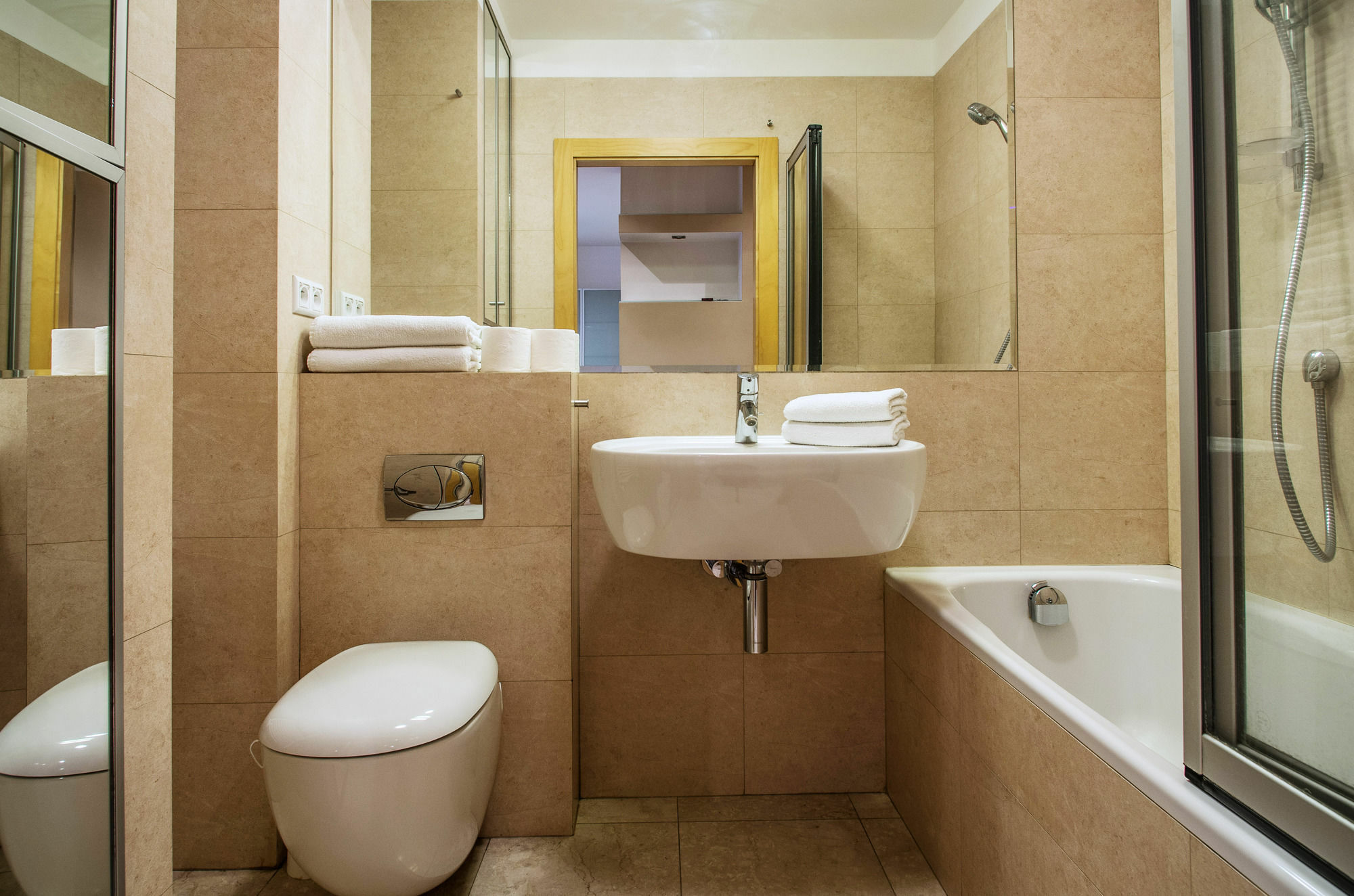 Royal Szucha Apartment *