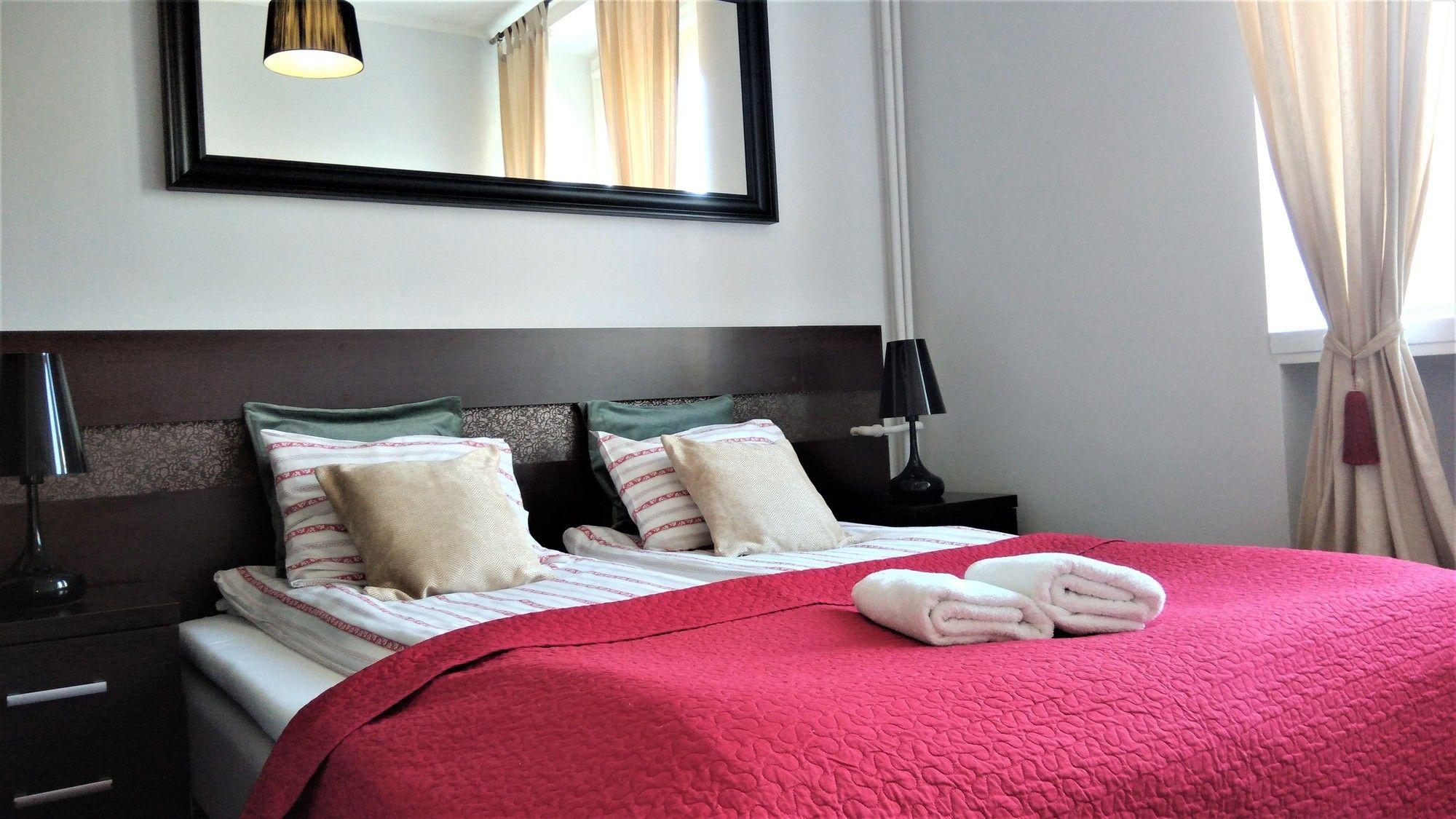 Stars Center By Renters *