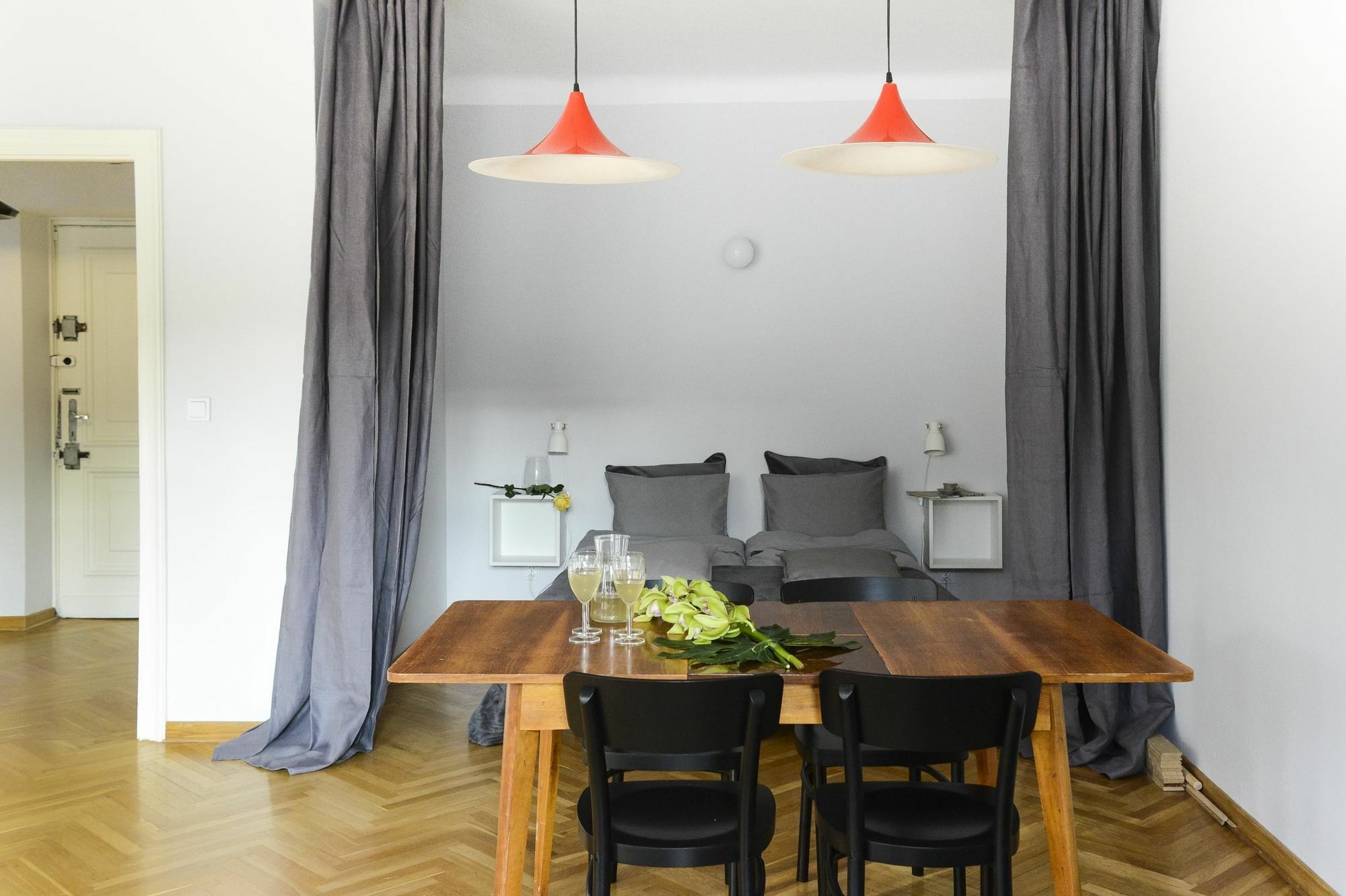 Designers In The Old Town Apartment