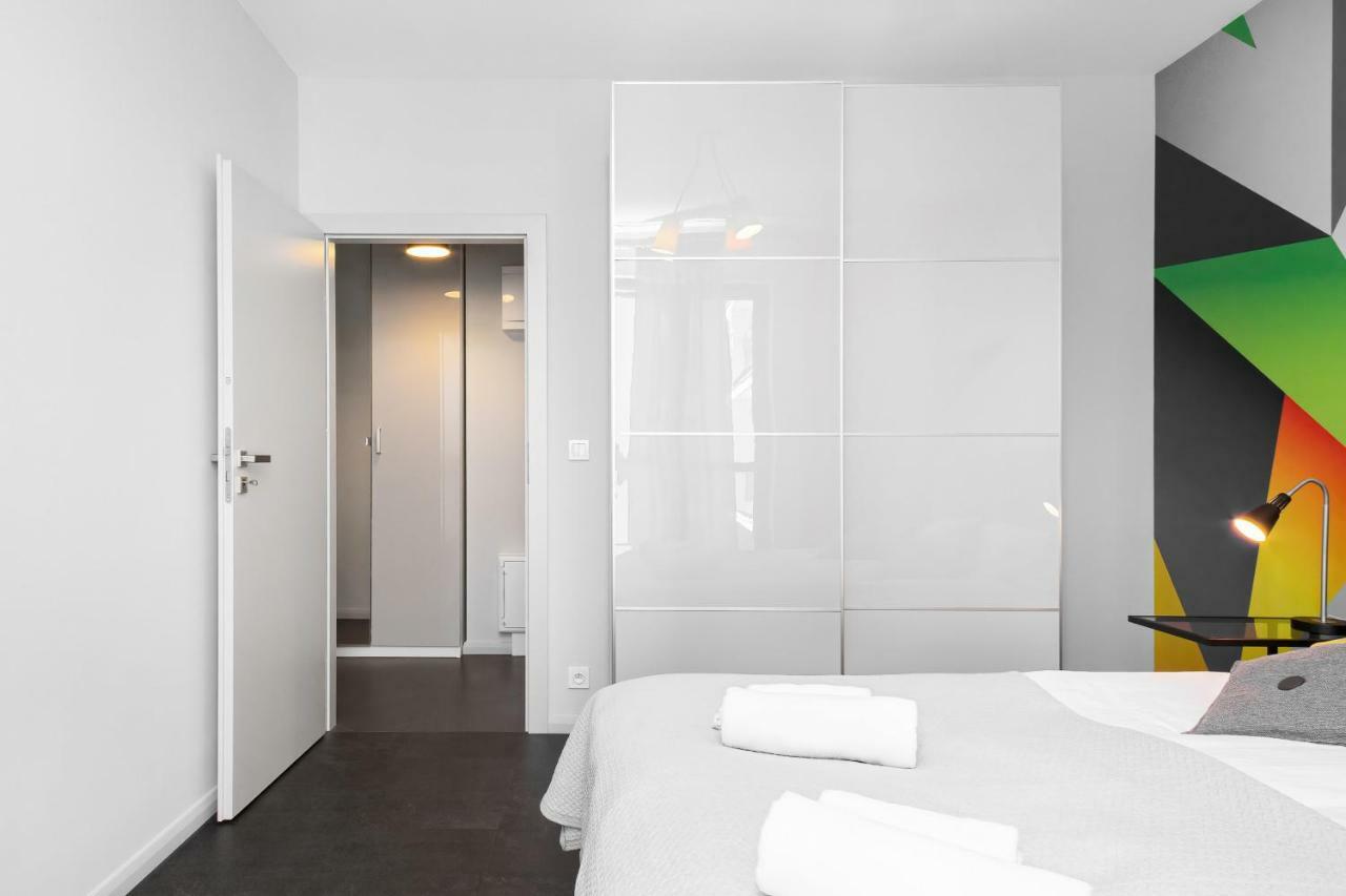 Grzybowska By Renters * Warszawa
