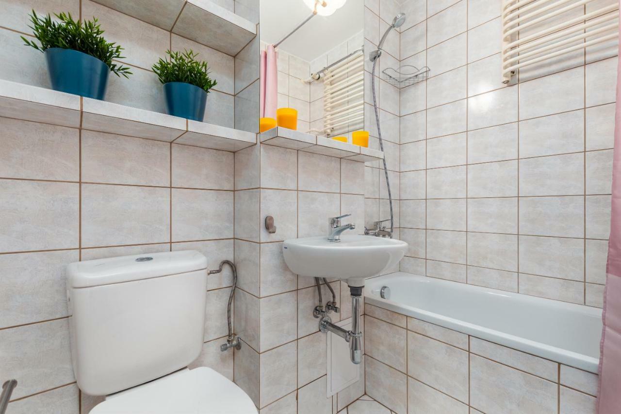 Solec 79 By Renters Apartment Warsaw