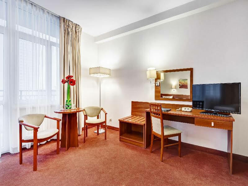 Metropol 3*