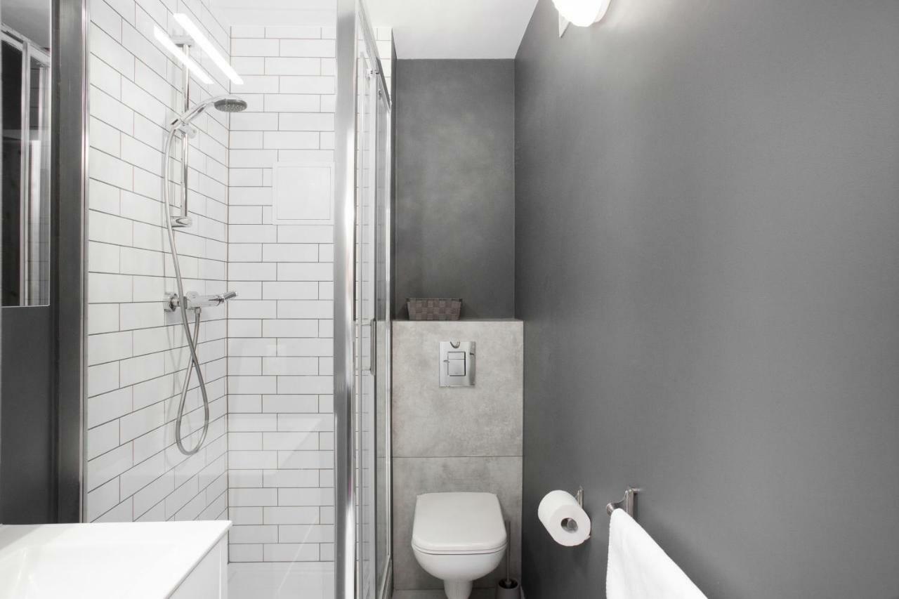 First By Renters Apartment *