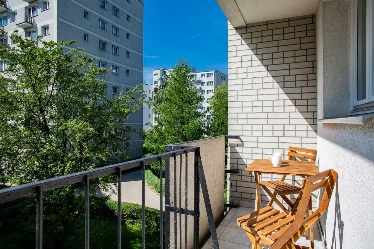First By Renters Apartment