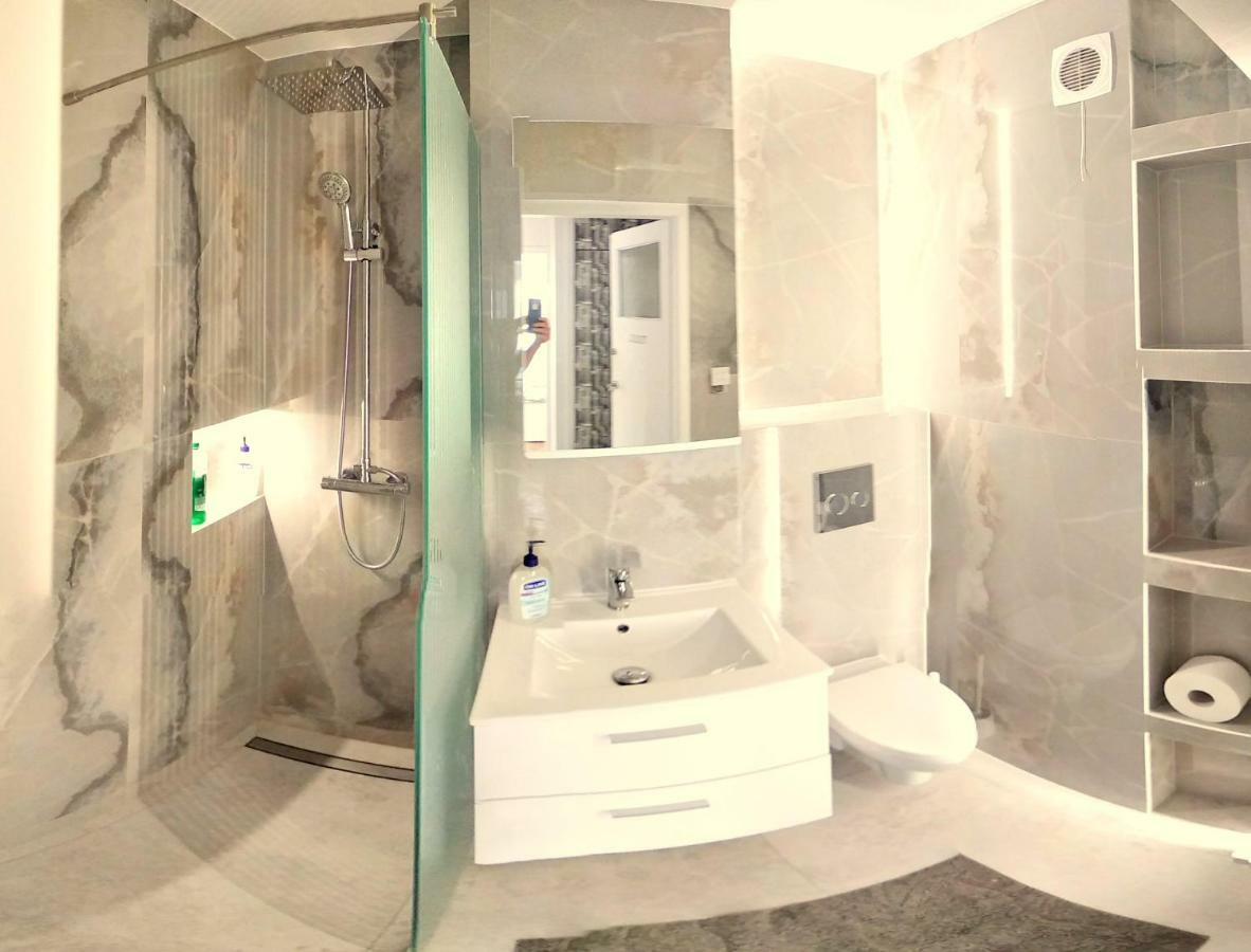 Apartment Studio Zelazna Near Old Town *