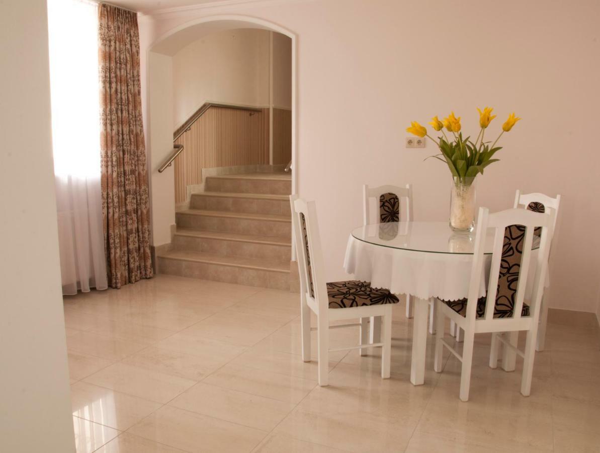 Bthouse, Goscinne Bed & Breakfast Warsaw