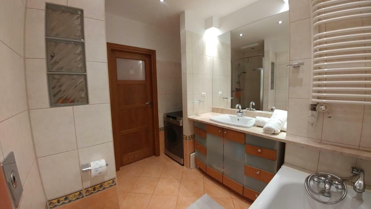 Apartament Rezydencja Wloska Apartment *