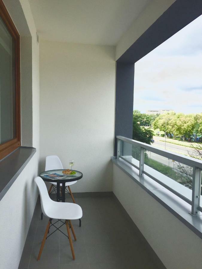 Apartment Metro Slodowiec, Free Parking Zeromskiego 1 Cmkp- 5 Min Warsaw