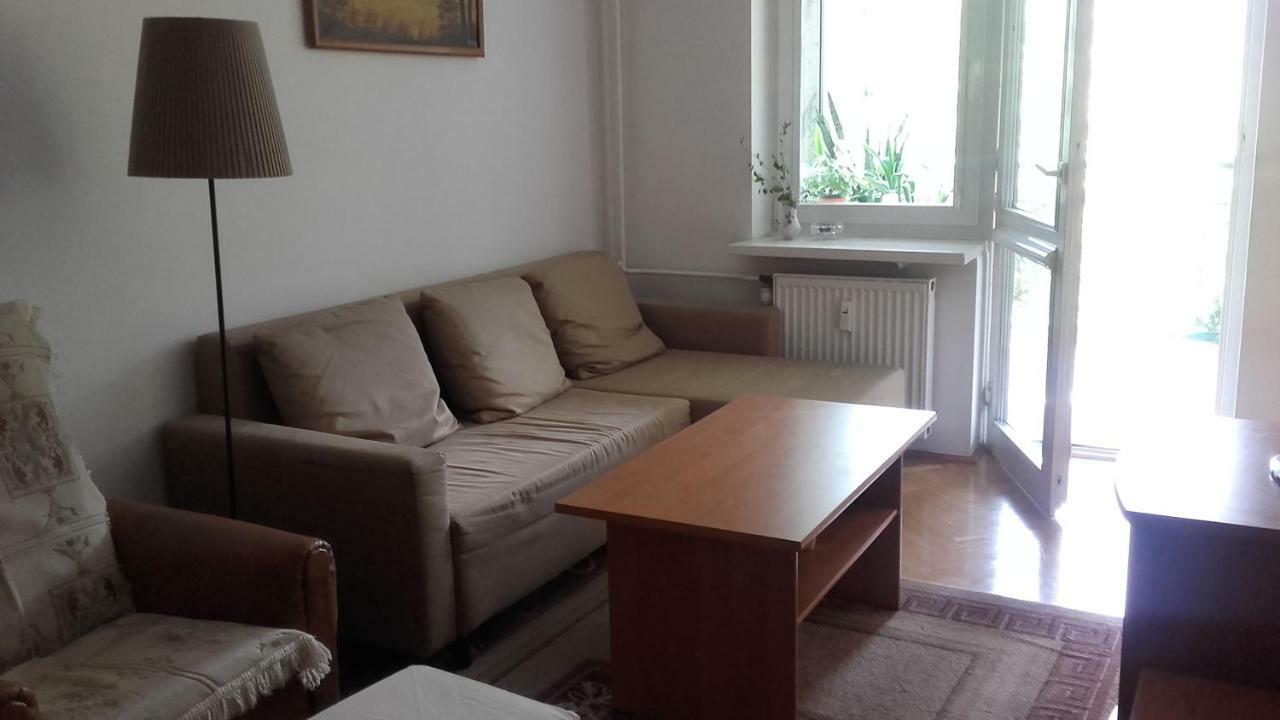 Apartamento Przy Metrze Stoklosy Varsóvia