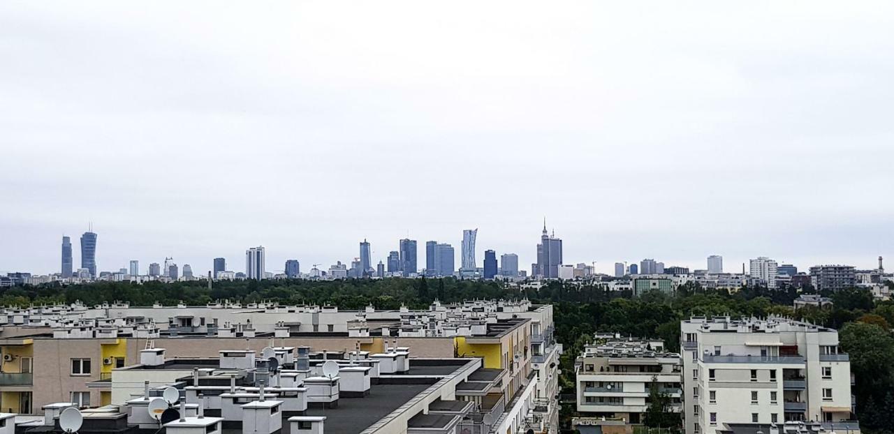 Apartment Walk Distance To Mokotow Business Park Warschau