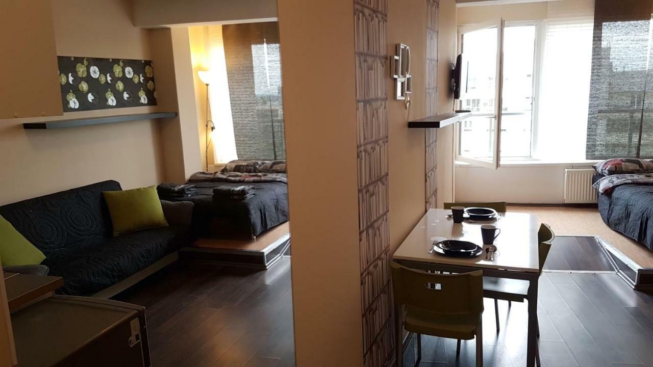 Walk Distance To Mokotow Business Park