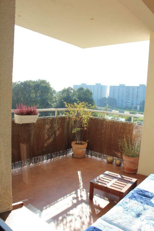Apartment Apartament Vincent Metro 83 M2 *