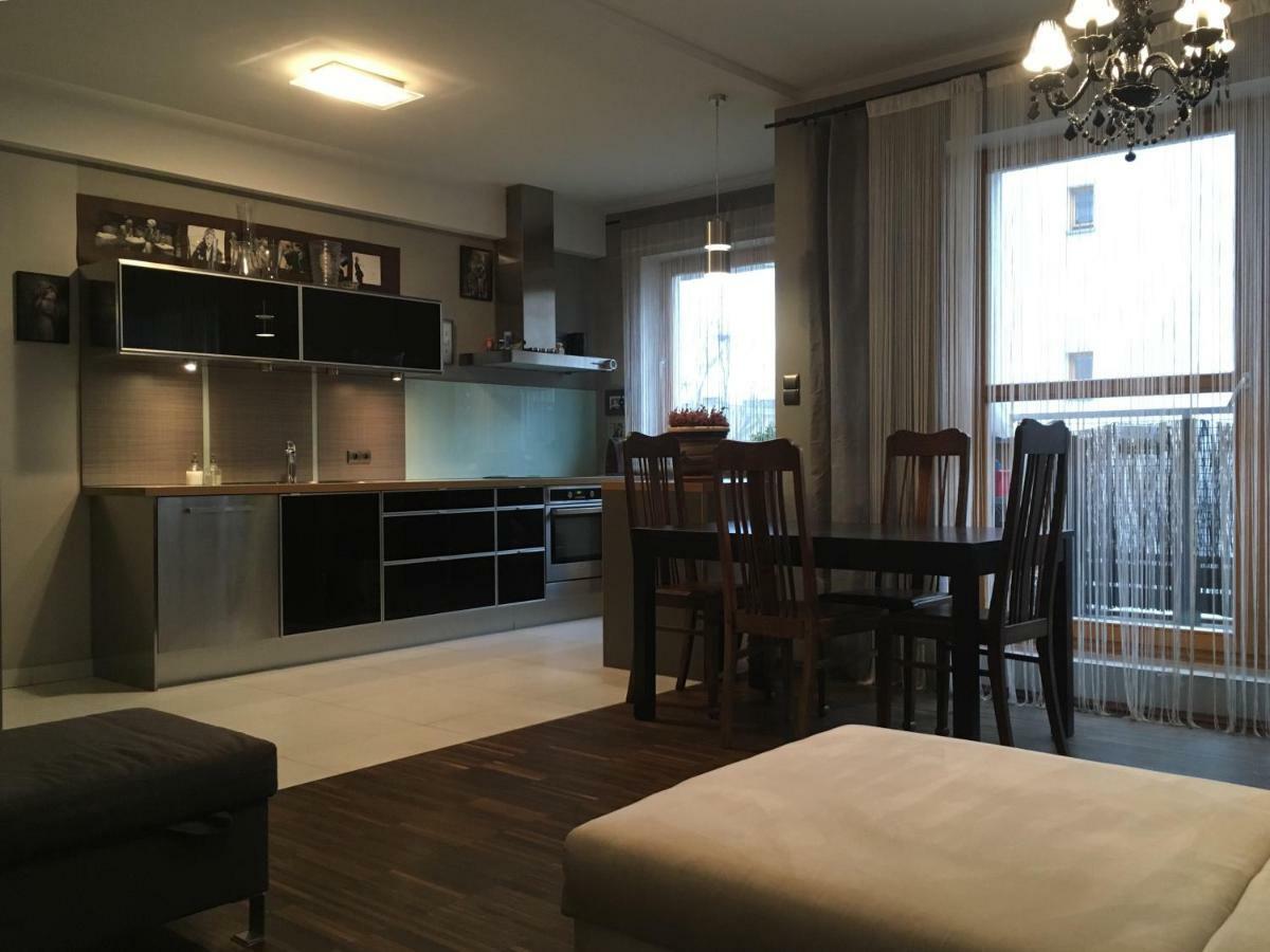Chelmska 9, Next To Olinek