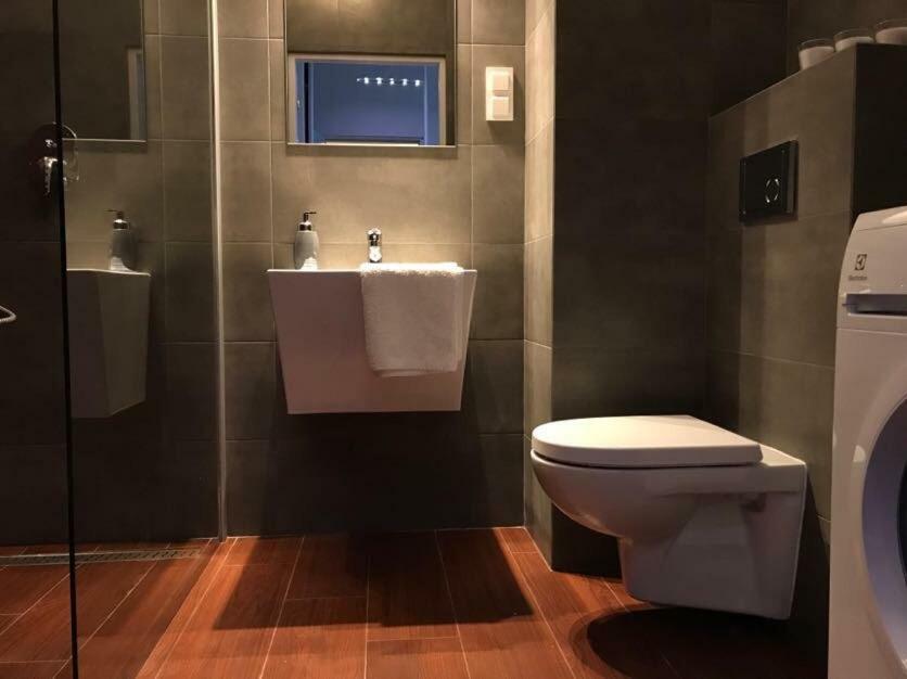 Premium - Chopin Airport Căn hộ *