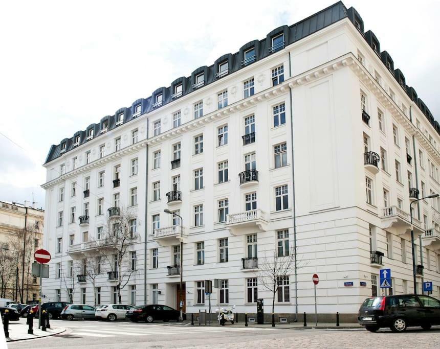 Piano Apartment *