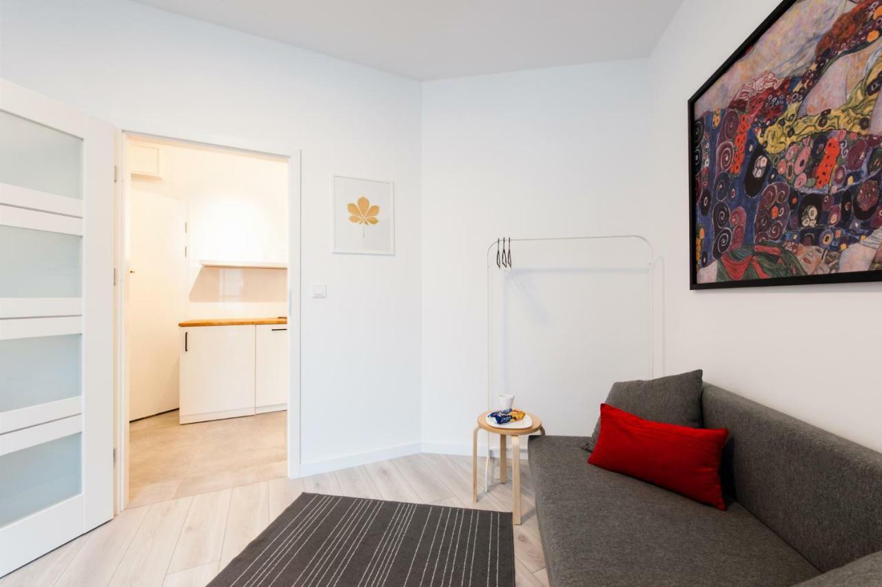 Superapart Bobrowiecka 10 *