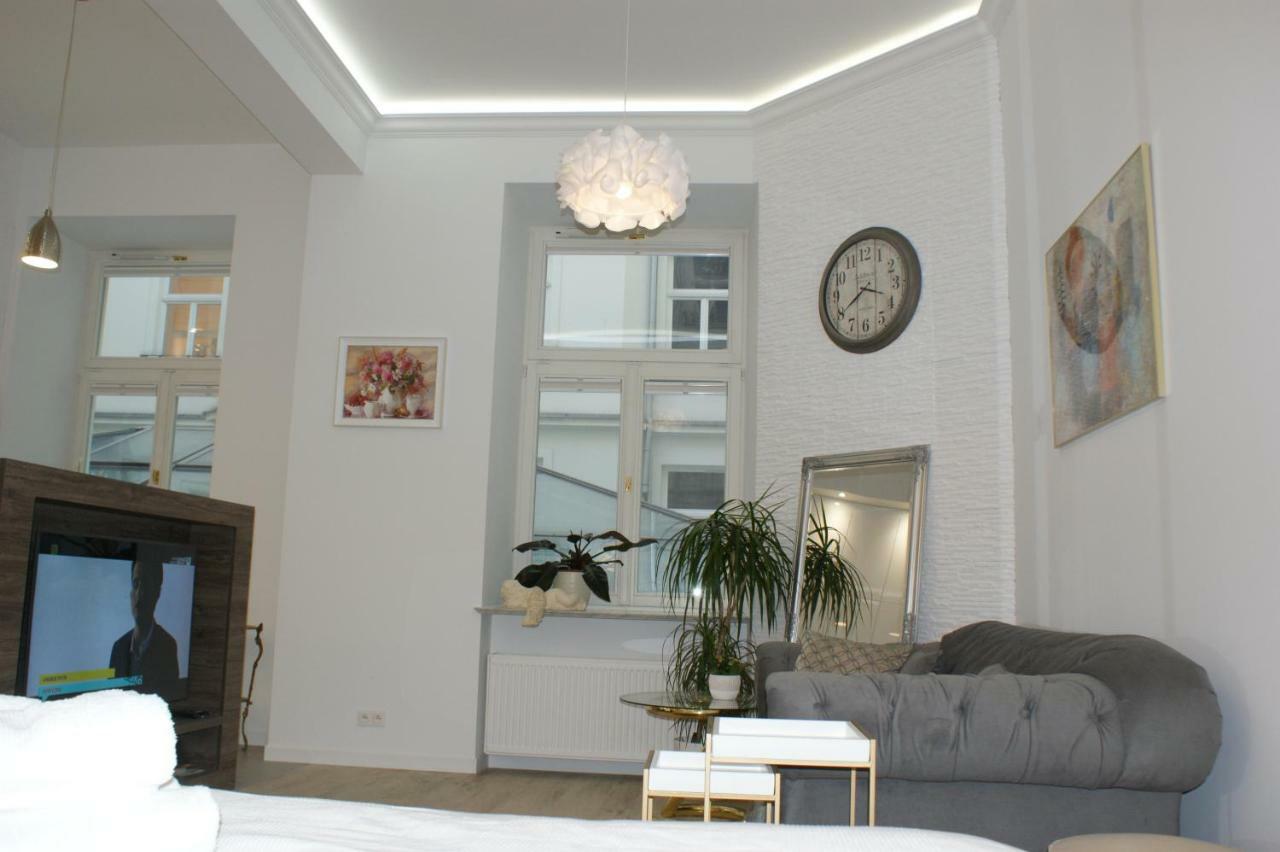 Apartment Lovely Apartment- Poznanska 16