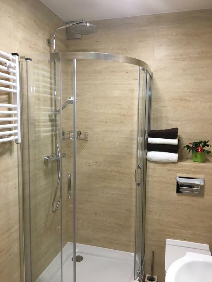 Apartment 82a Warschau