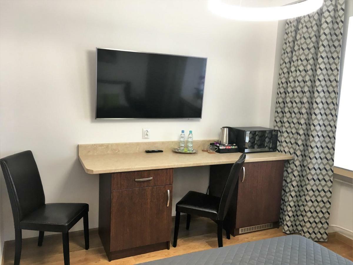 Apartment 82a
