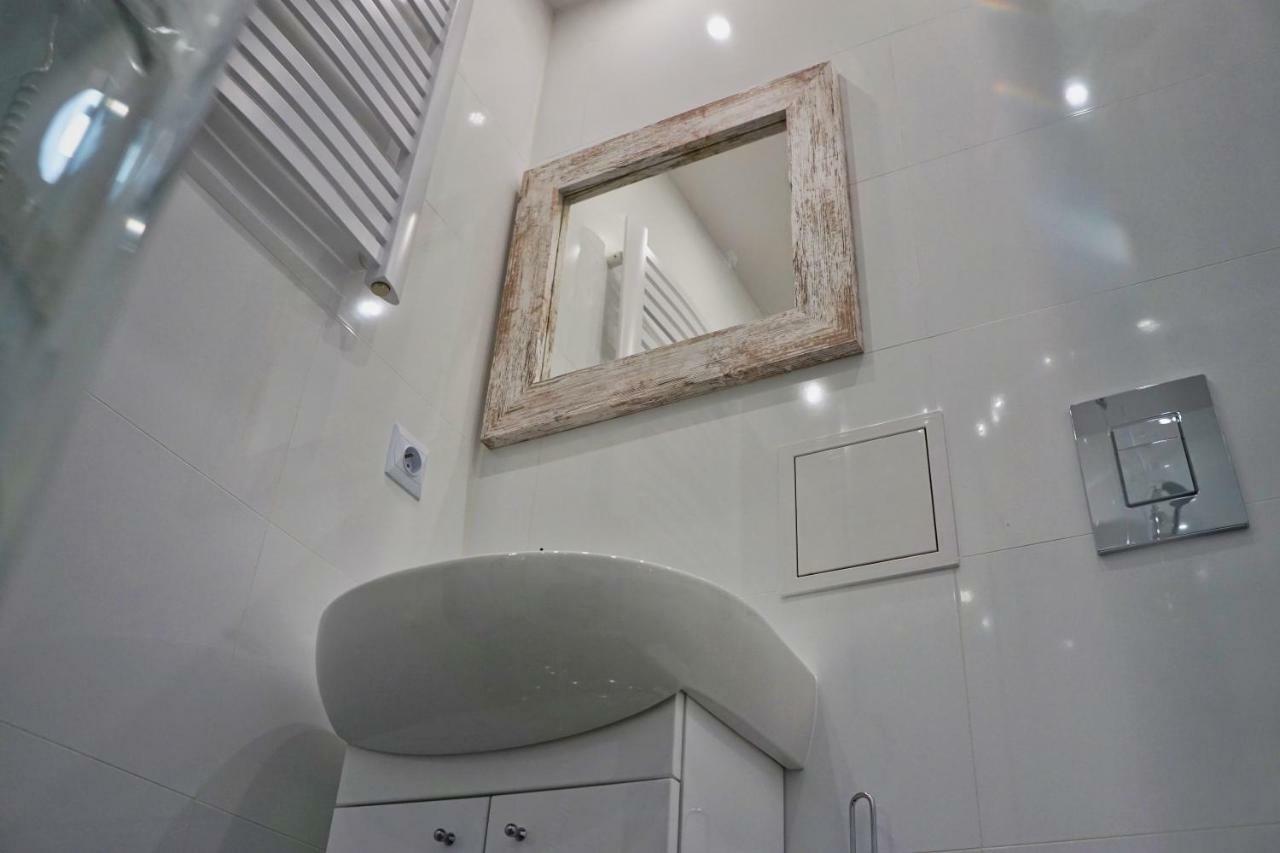 Apartment Palace Of Culture, Modern City Center Suite!