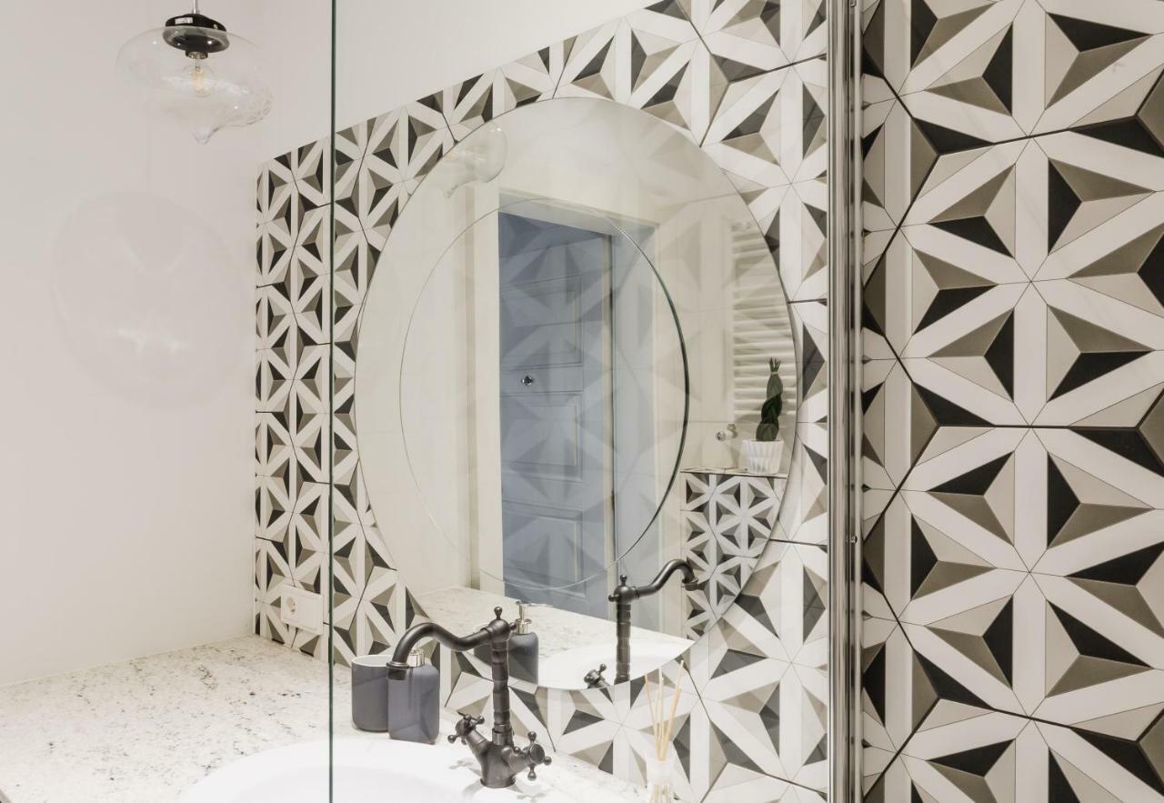 Oomph Warsaw Central Elegant Apartment