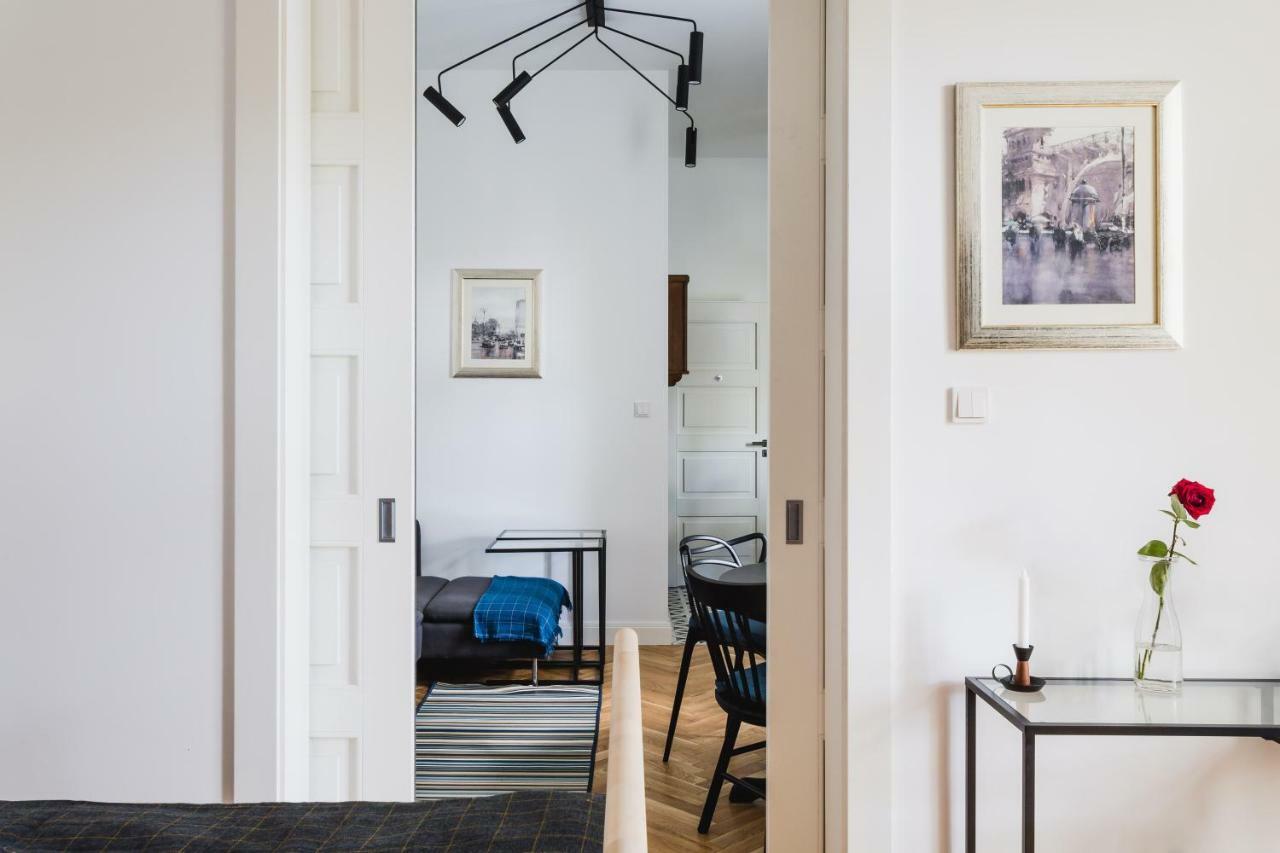 Oomph Warsaw Central Elegant Apartment