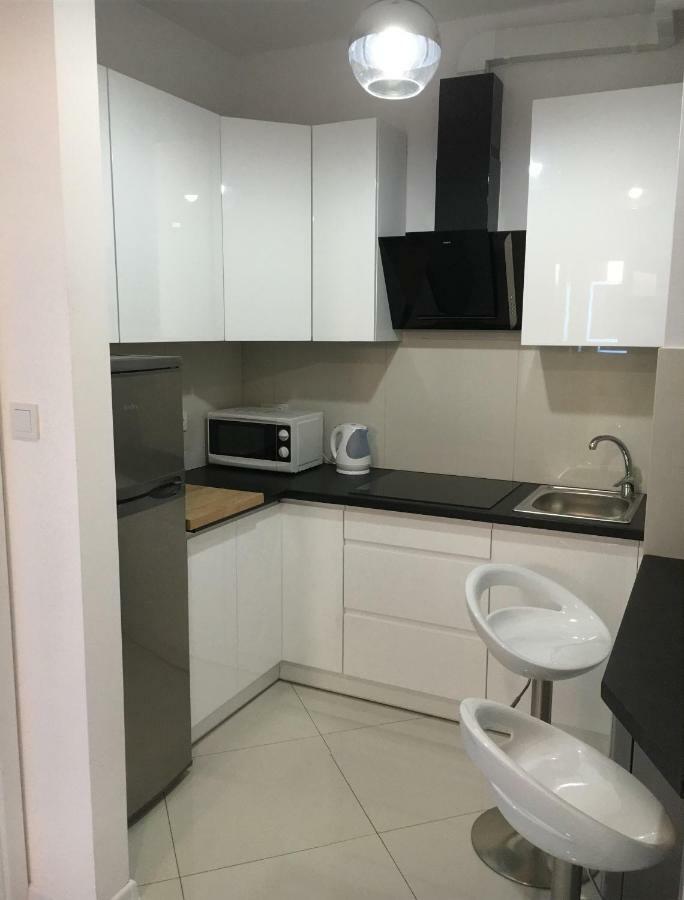 Apartment Metro Slodowiec, Free Parking Zeromskiego 1 Cmkp- 5 Min *