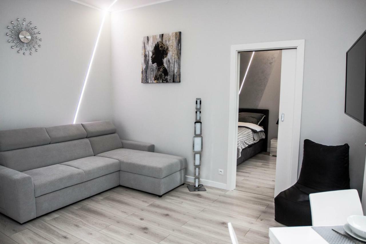Novel Apartament *
