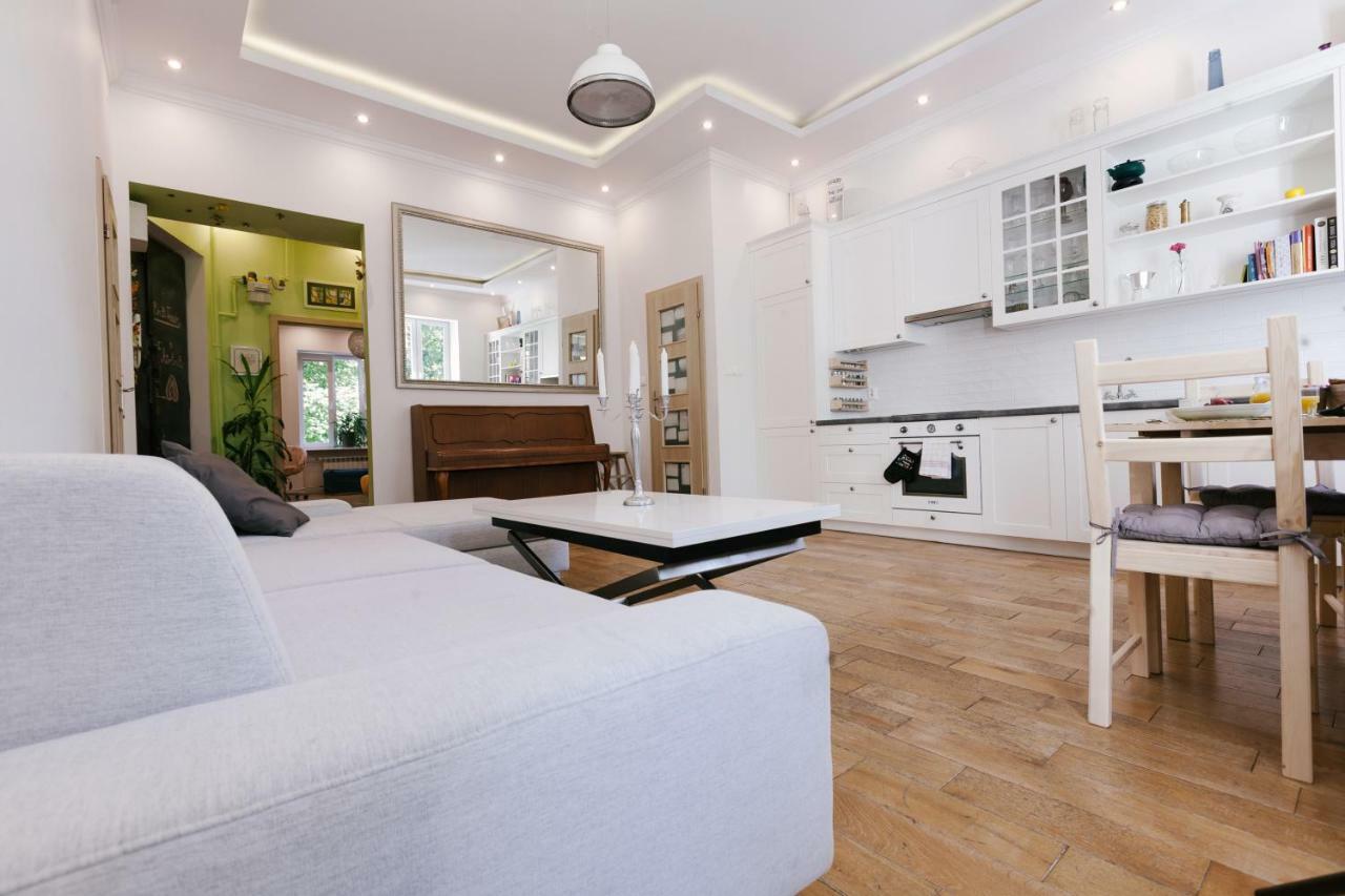 Apartment Concierge Traveller's Nest Wspolna Warschau