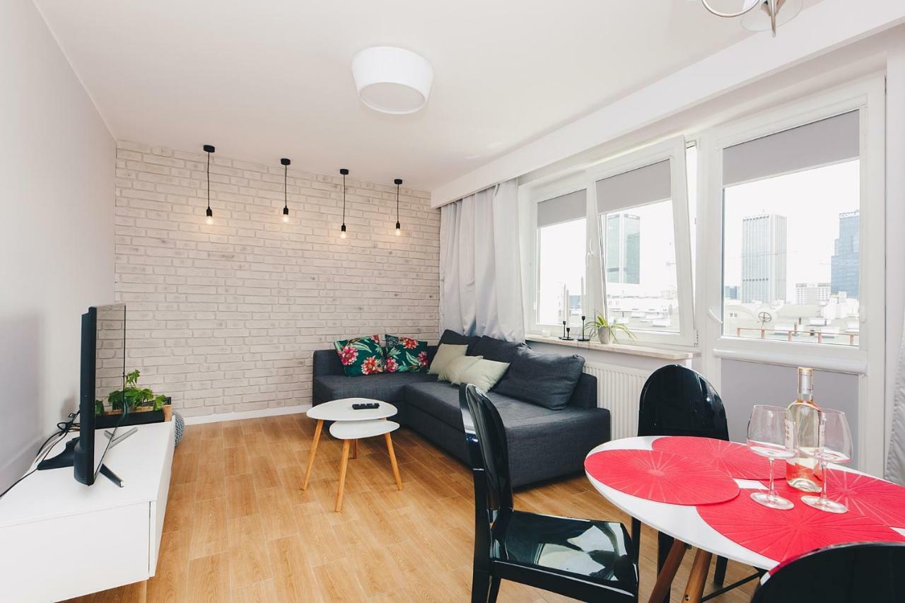Apartment Oomph Downtown Warsaw