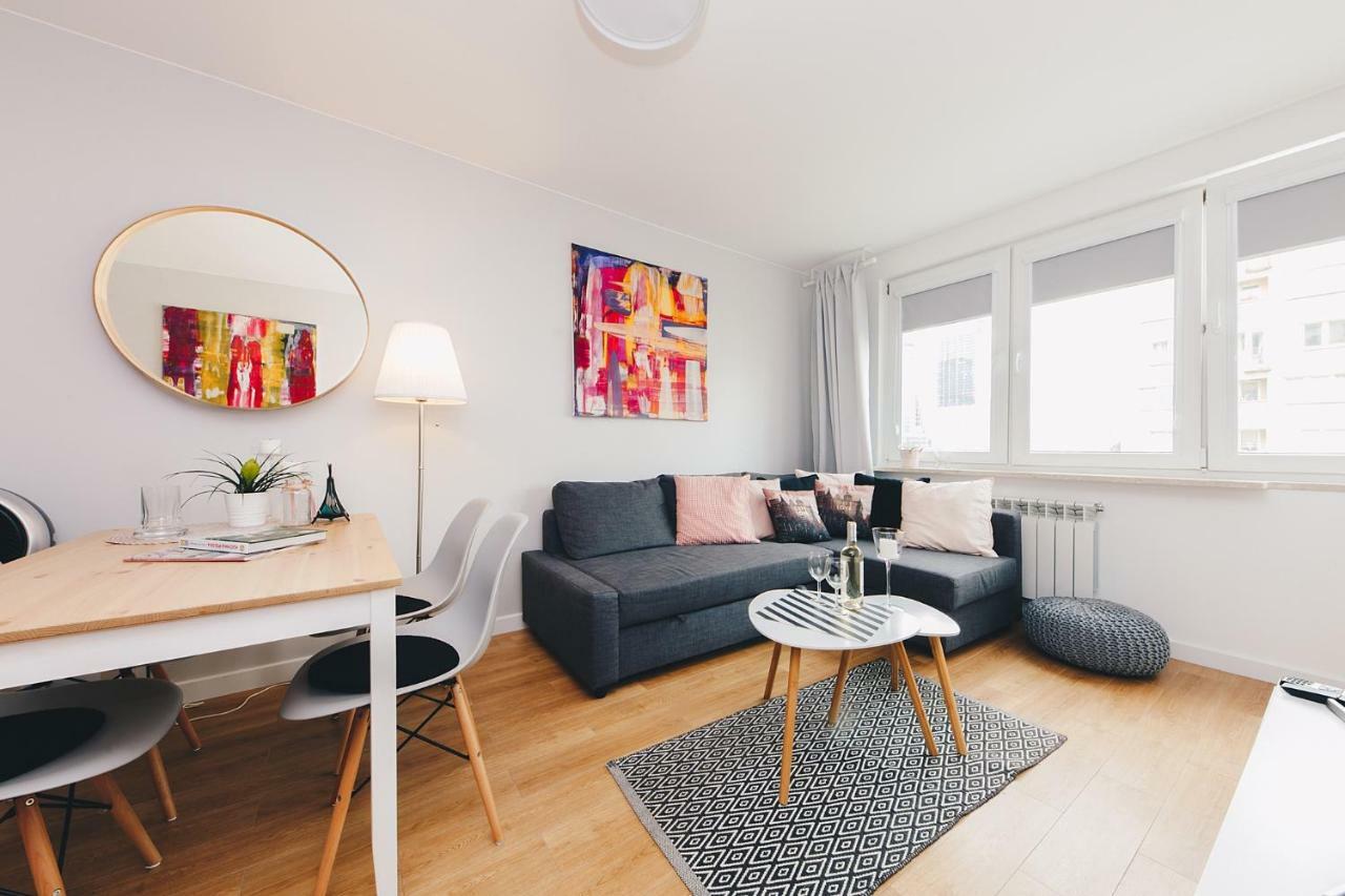 Oomph Downtown Apartment *