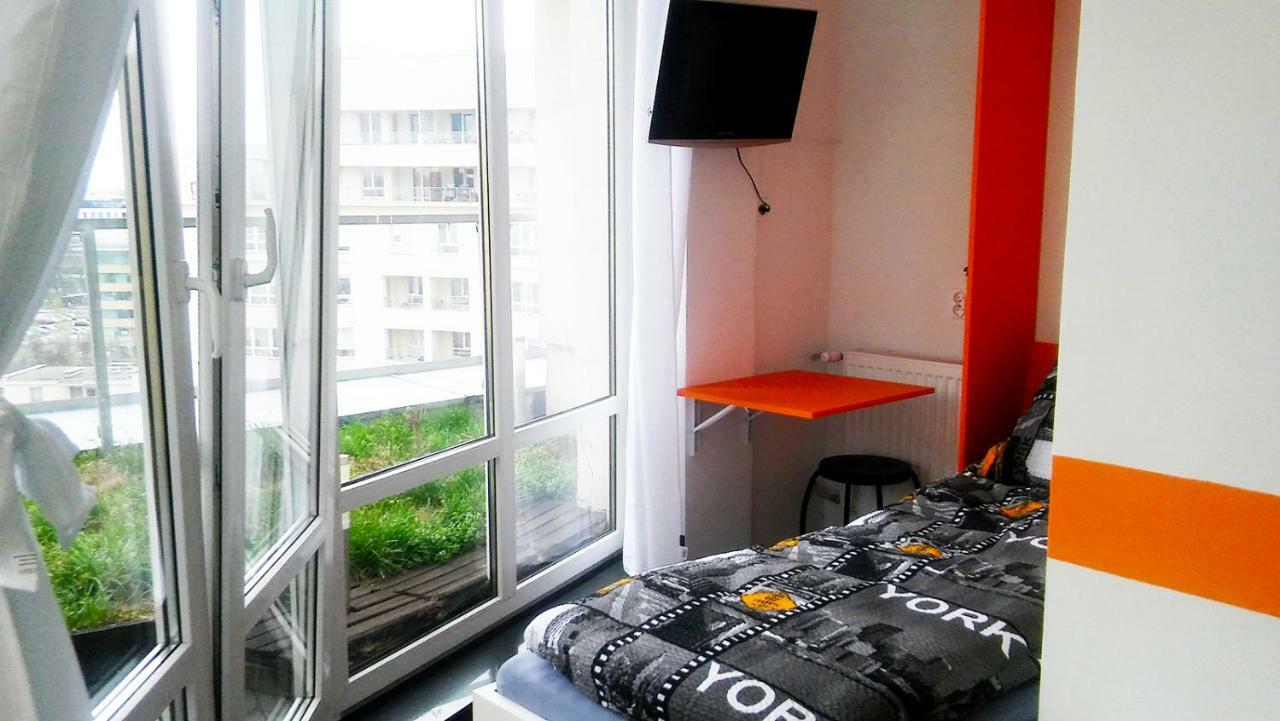 Walk Distance To Mokotow Business Park Apartment *