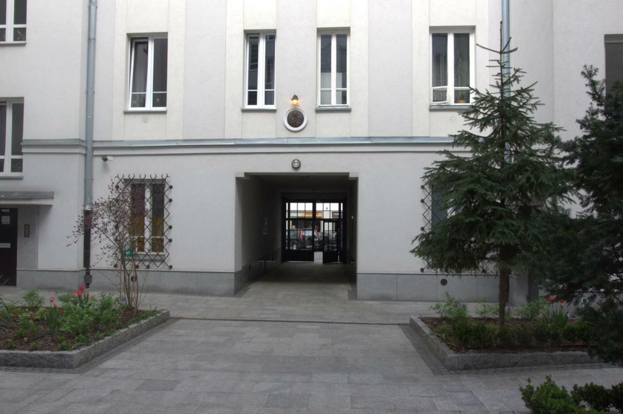 P11 * Warszawa