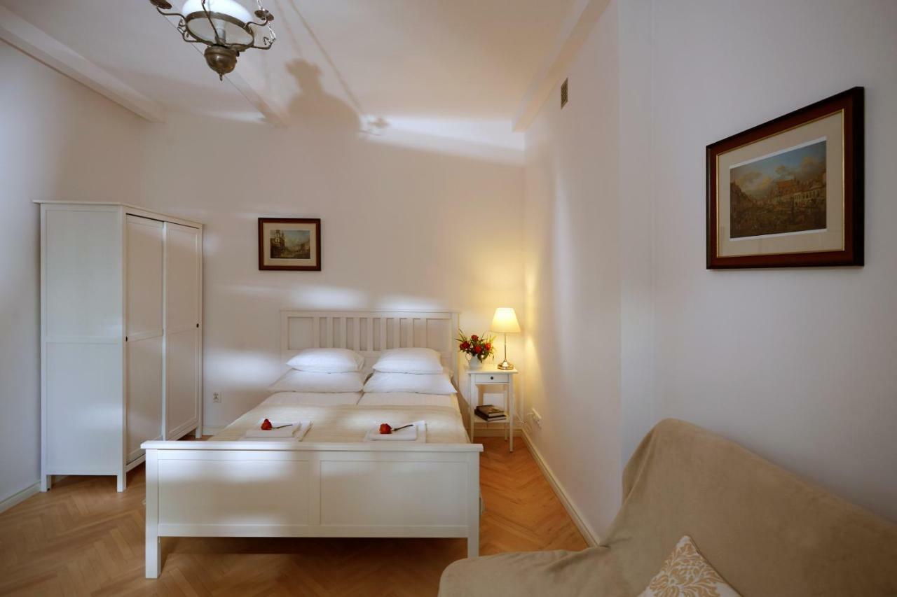 Mariensztat / Old Town Place For Apartment