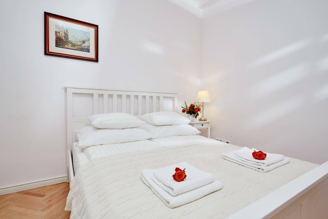 Apartment Mariensztat / Old Town Place For