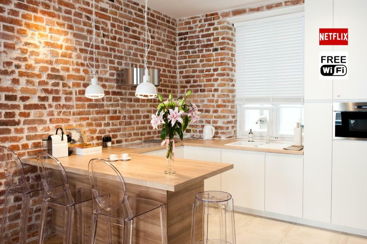 Red Brick Old Town Apartment *