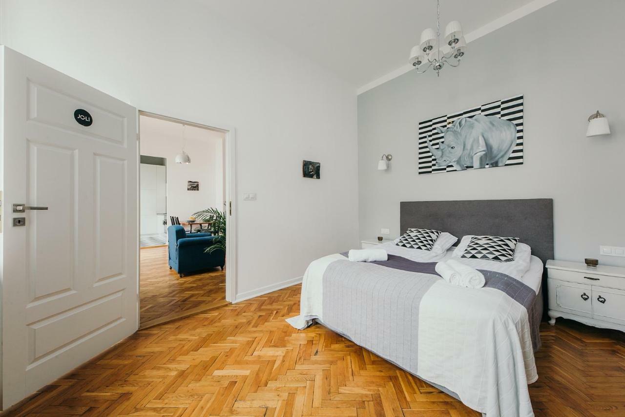 Oomph Warsaw Central Elegant Apartment