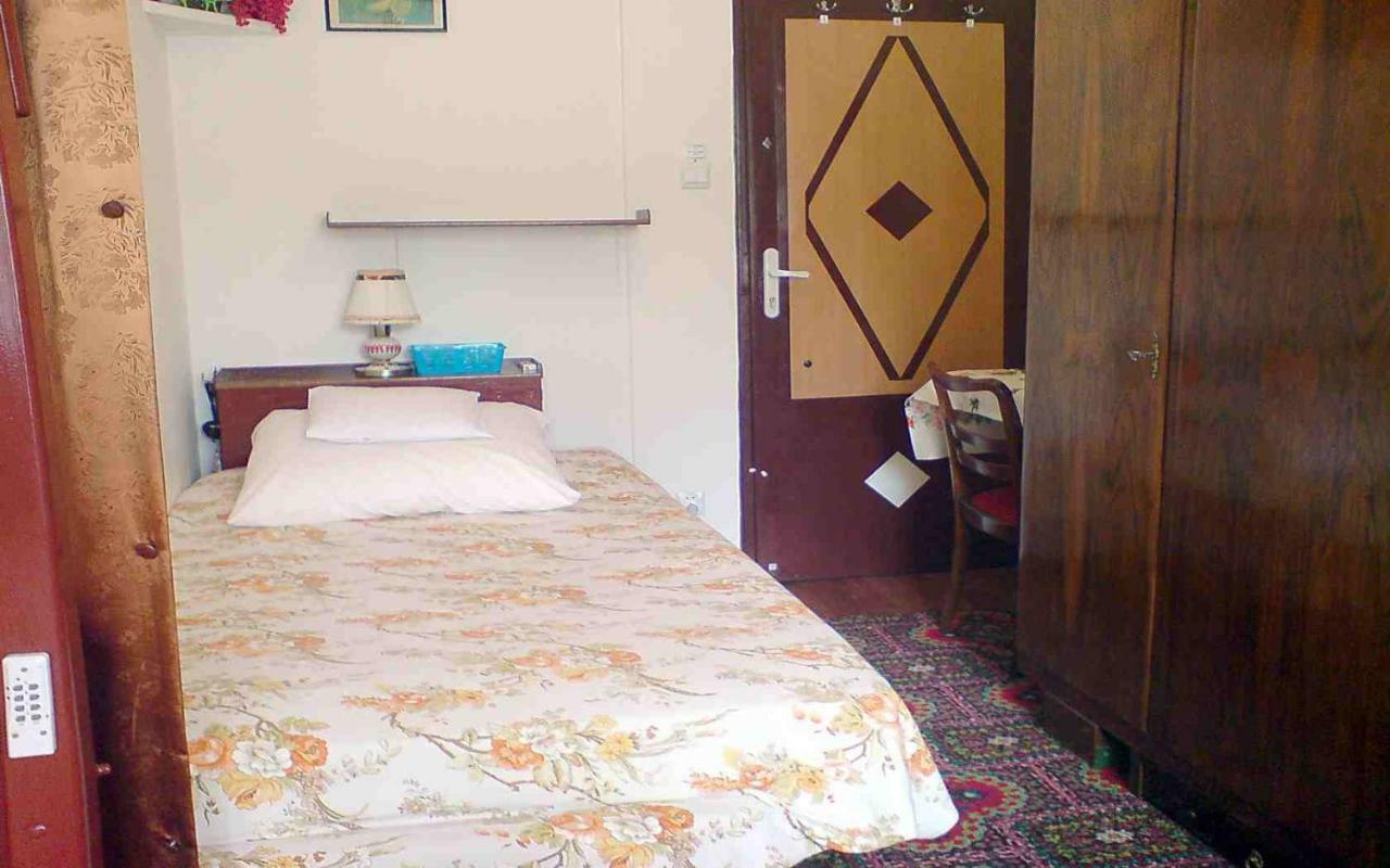Homestay For *
