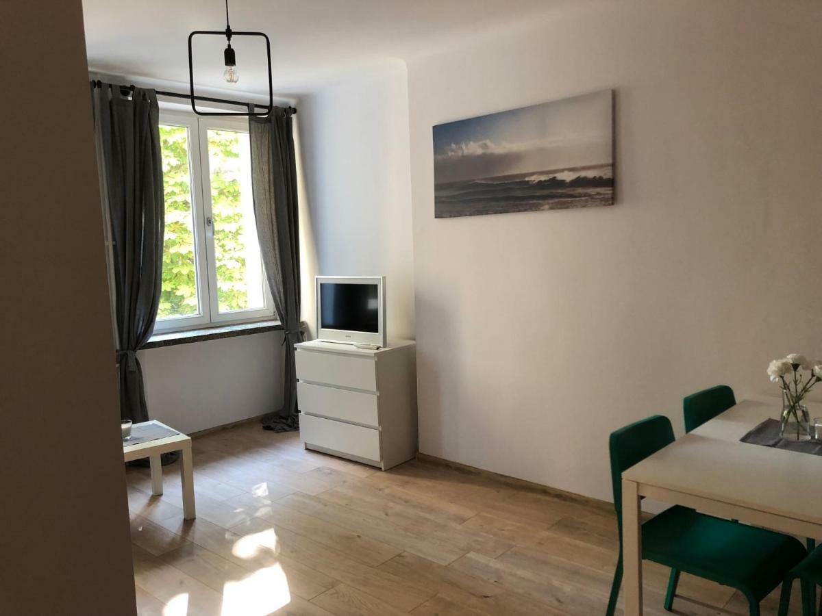 Flat Chmielna Street Apartment *