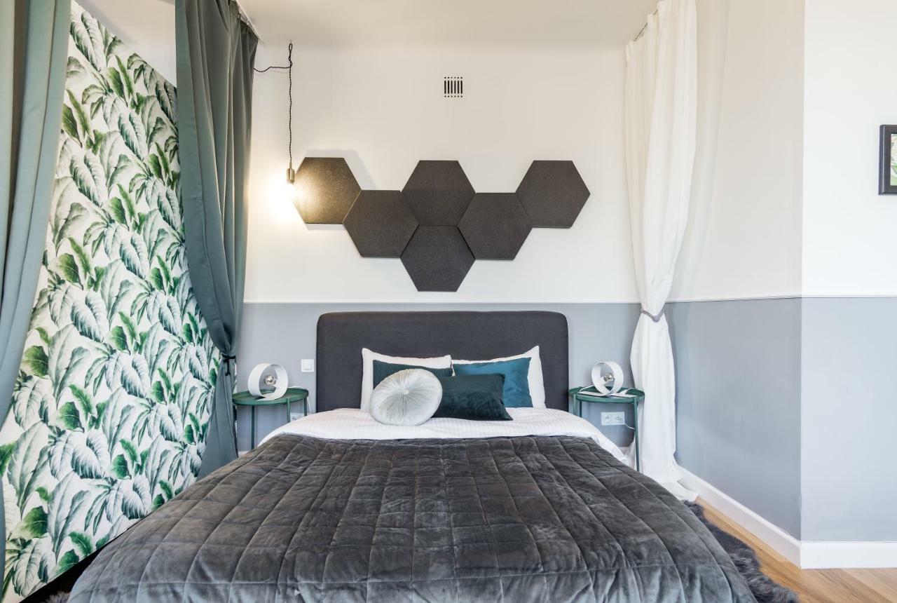 Center Apartment *