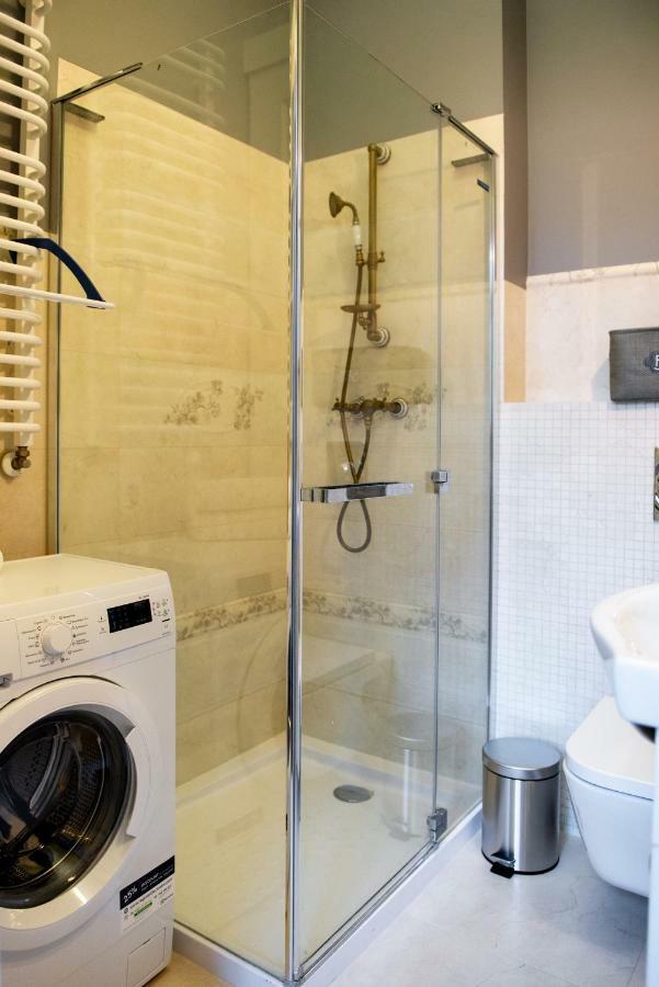 Hoza 50 With A Balcony In Close Center Apartment Warsaw